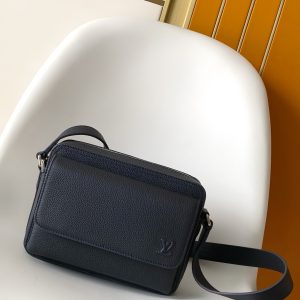 P670 Dimensions: 18 x 9 x 24 cm (Height x Width x Length)